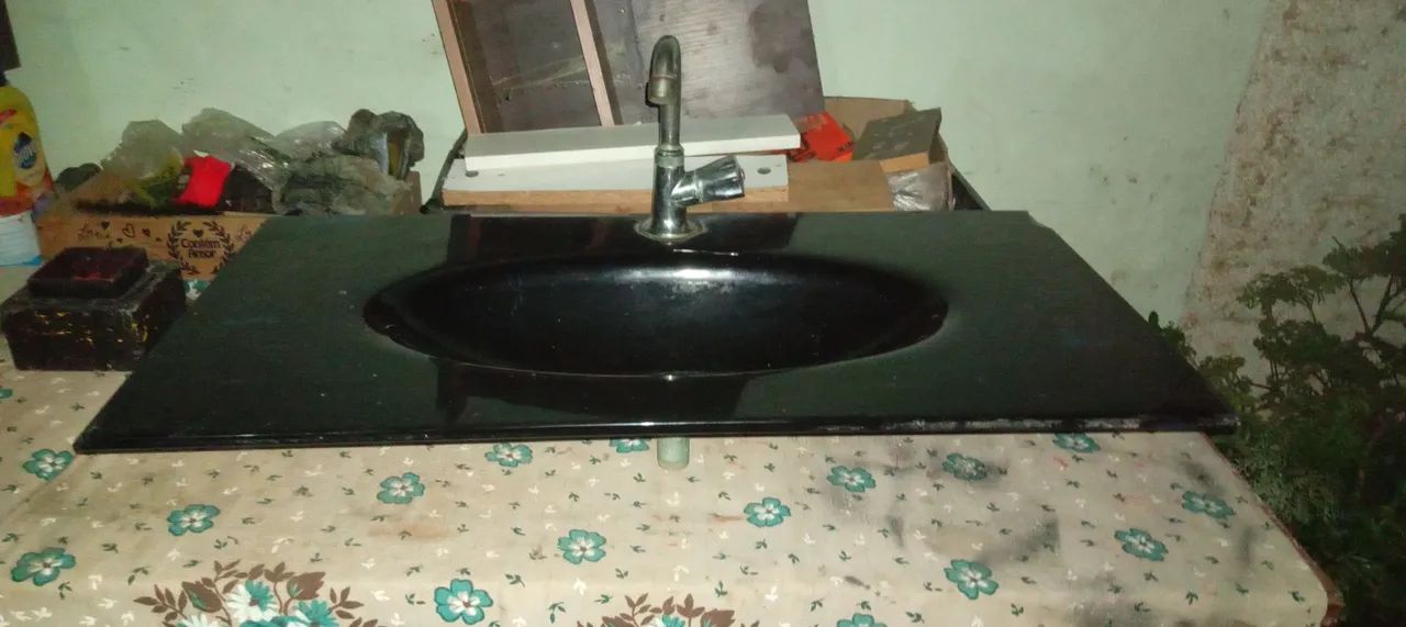 Selling a complete, highly durable glass sink, size 78x40 cm