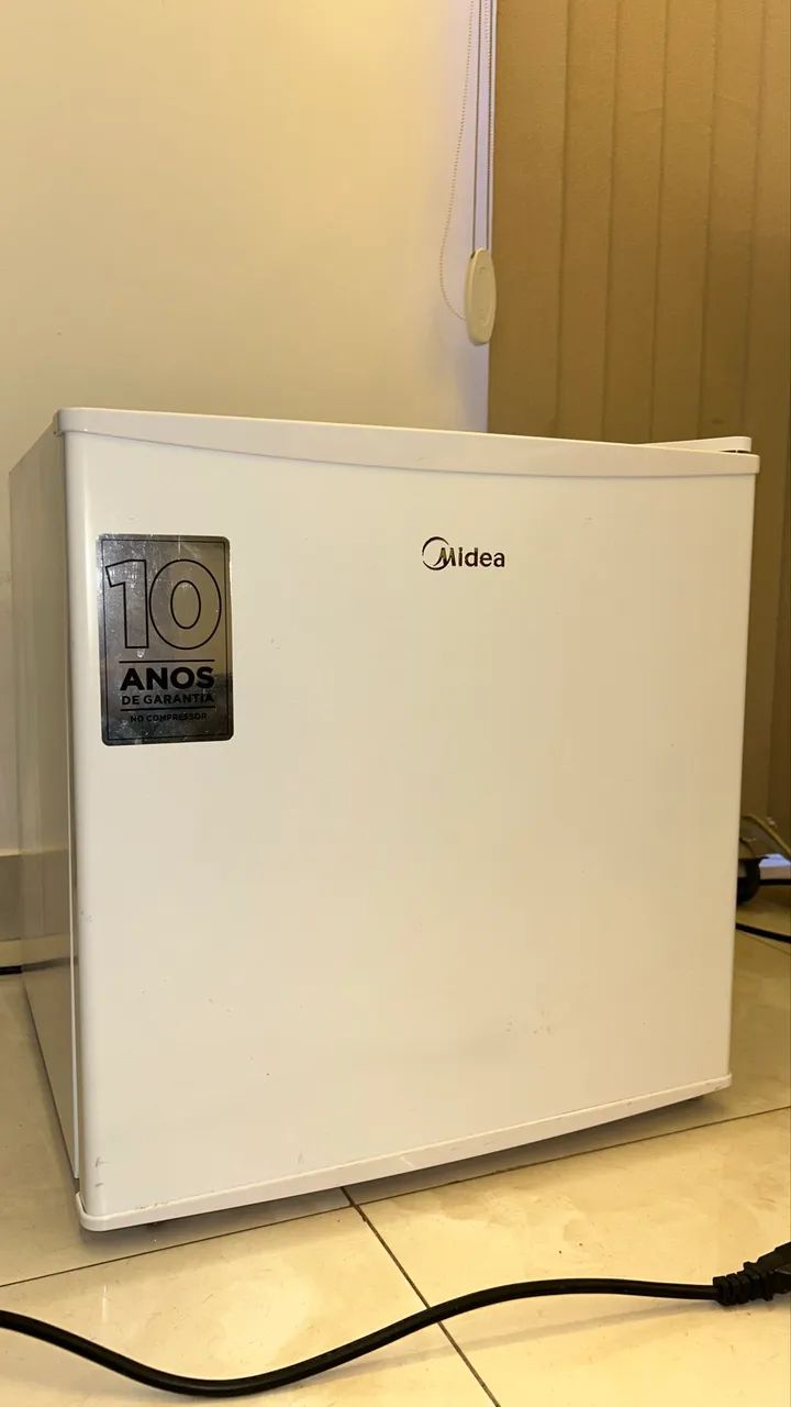 Frigobar Midea 45 litros