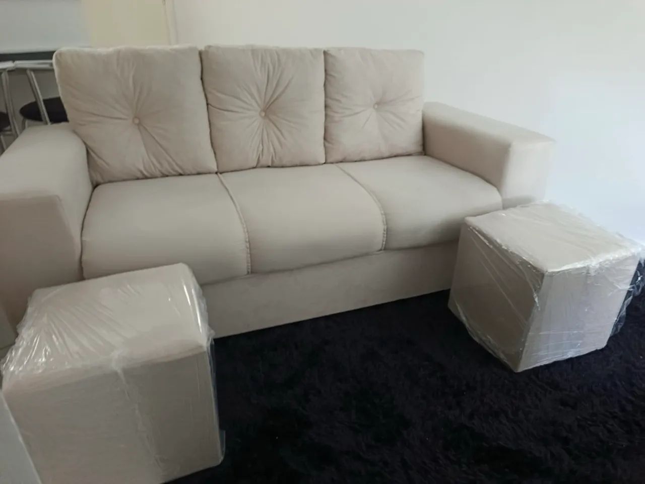 SOFÁ NOVISSIMO 3 LUGARES + 2 PUFFS