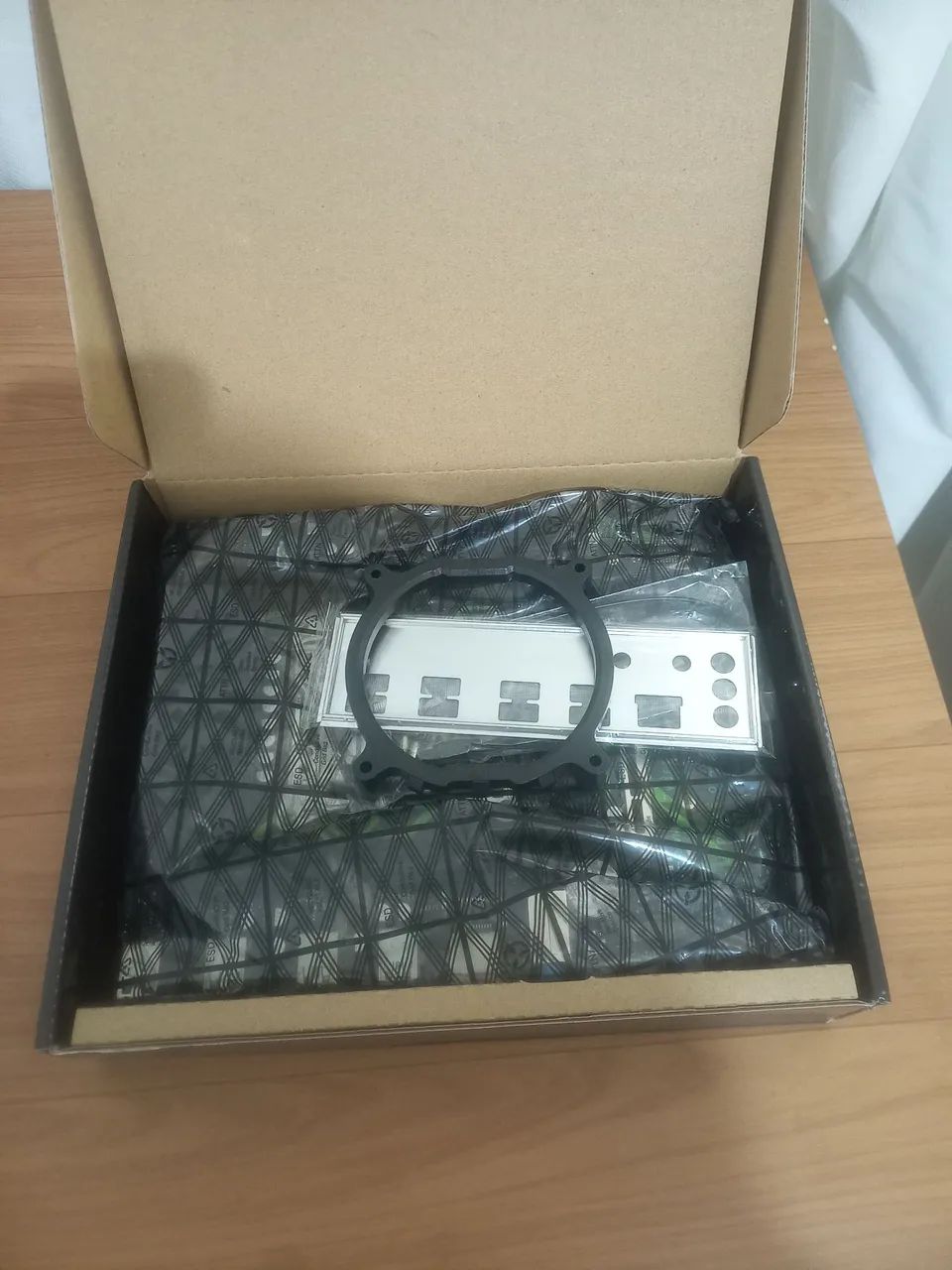 Kit xeon 2682v4 e placa x99 Pro - Foto 3