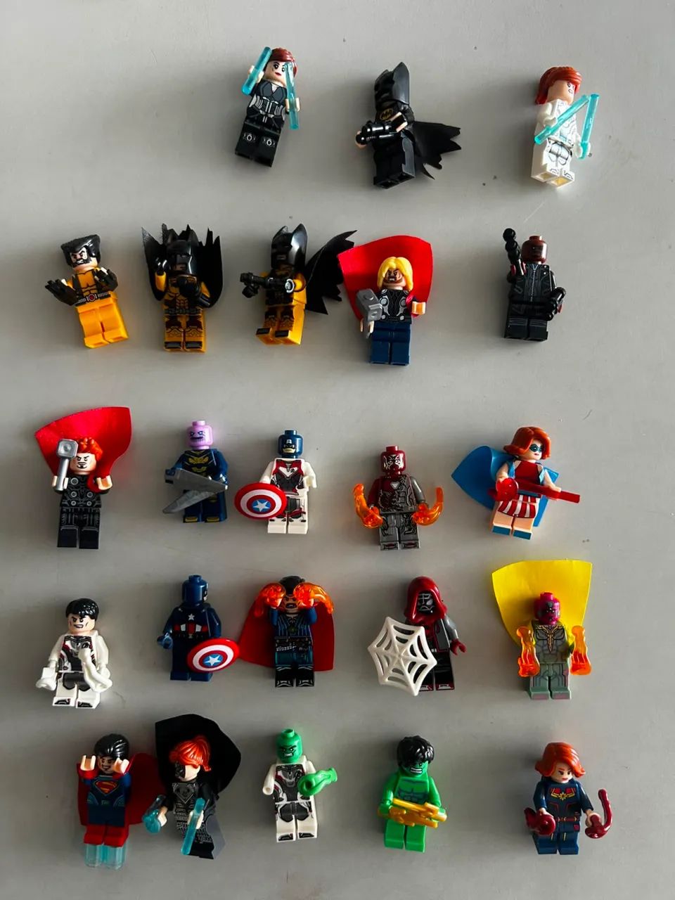 Minifiguras LEGO MARVEL  vendo ou troco 