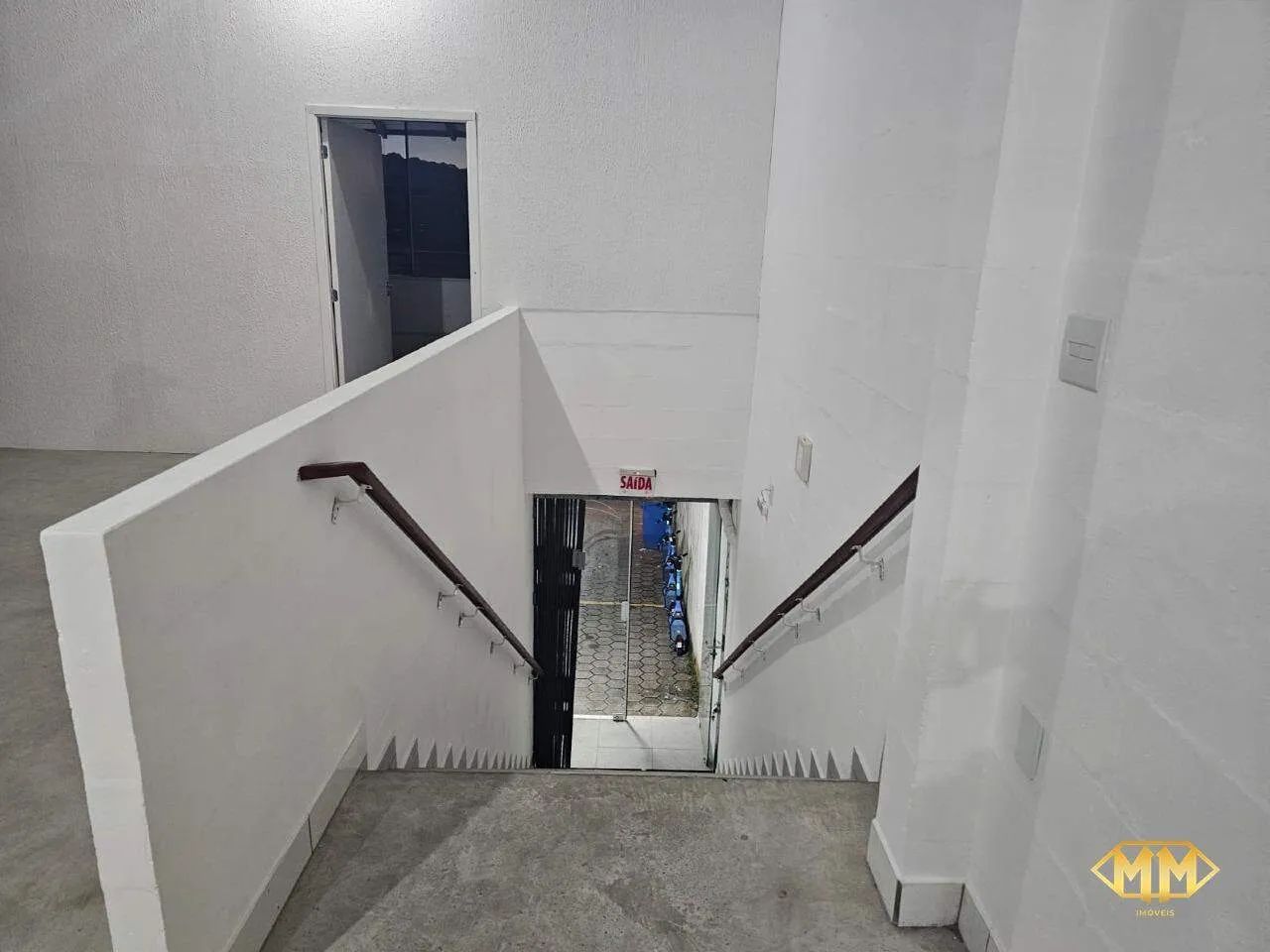 Excelente Sala Comercial nos Ingleses, rua de grande fluxo no bairro. - Foto 5