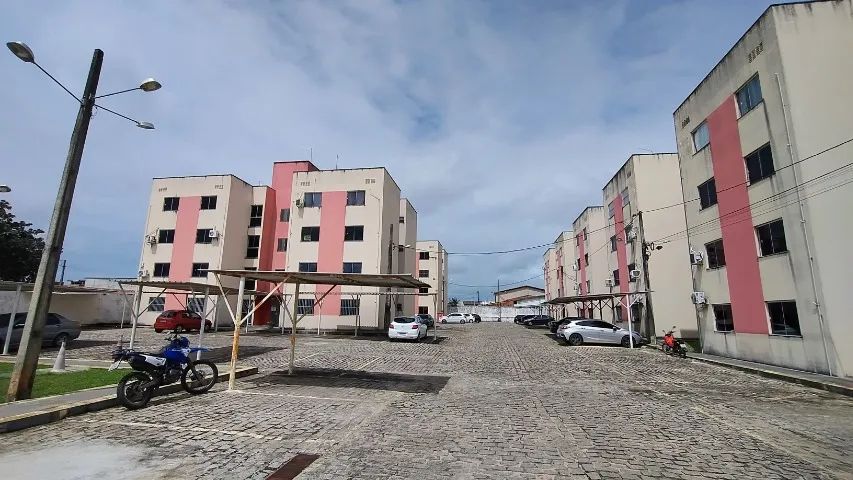 Alugo apartamento no Planalto 