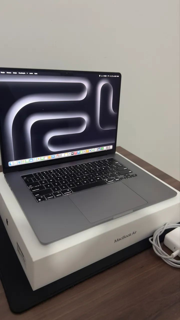 MacBook Air M3 - 24GB RAM / 512 SSD