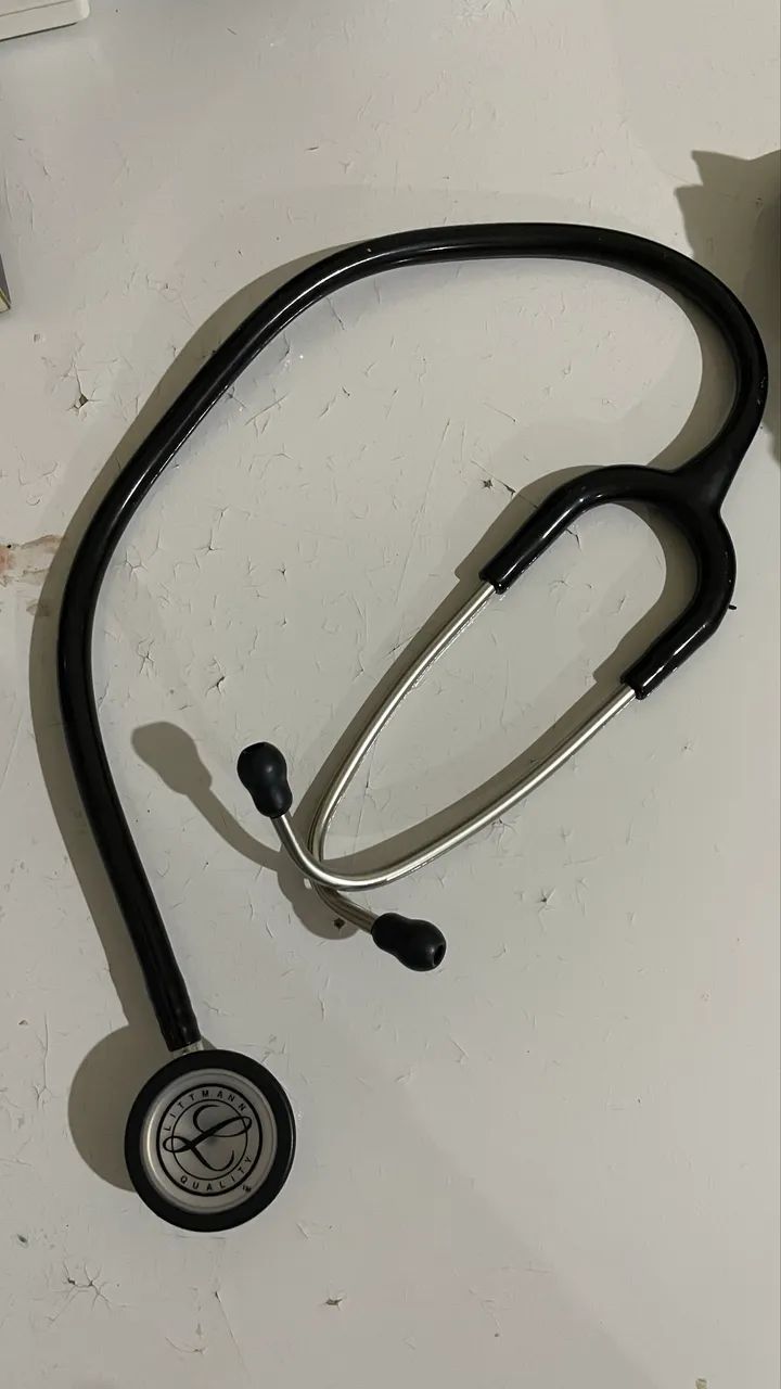 Vendo estetoscópio Littmann Classic III Preto e metálico  - Foto 2