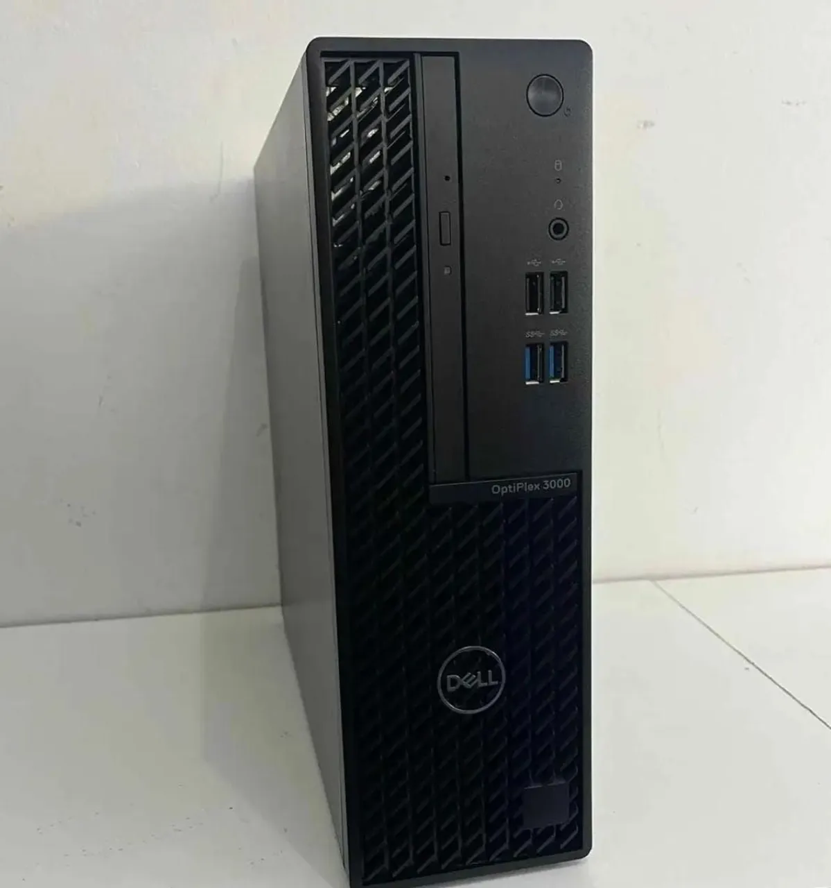 Dell Precision Tower 3420 - Xeon - Computadores e Desktops