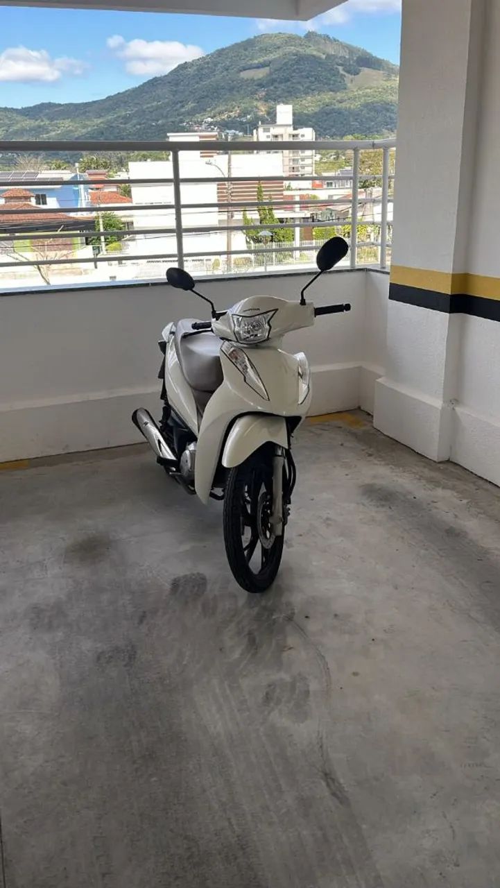 Biz 125 2022 conservada