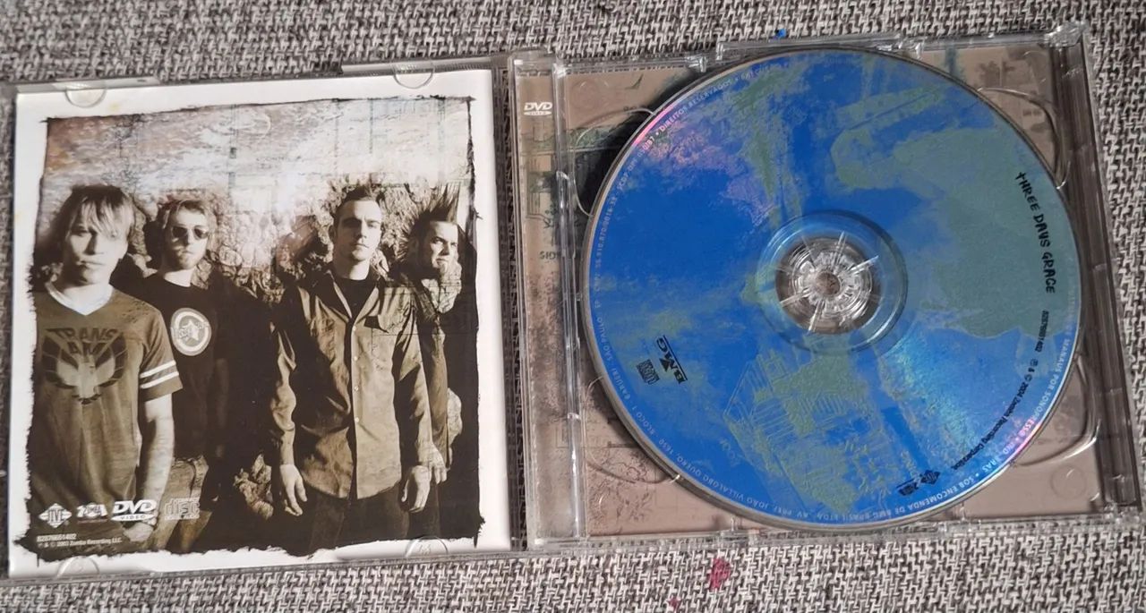 Cd Three Days Grace - edição limitada com DVD Bônus - Foto 3