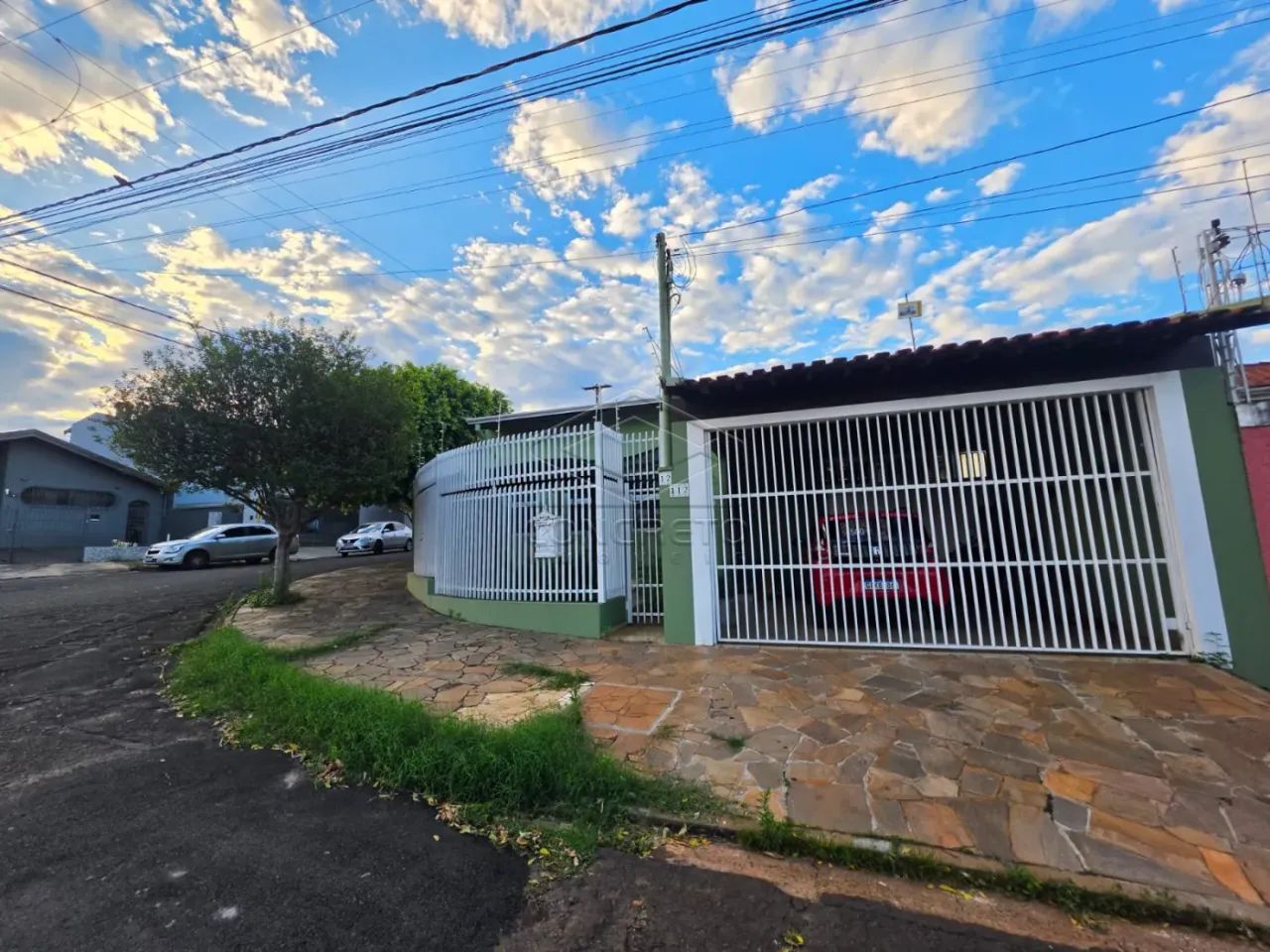 CASA COM 4 QUARTOS SENDO 1 SUÍTE NO JD. MARAMBÁ - Foto 2