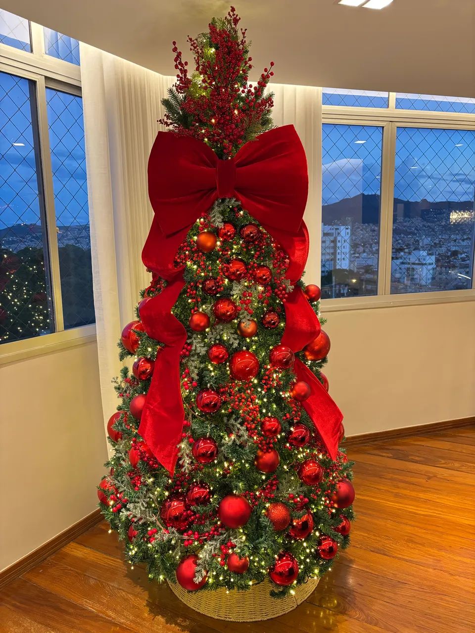 Árvore de Natal - 2,40 bem cheia  - Foto 2