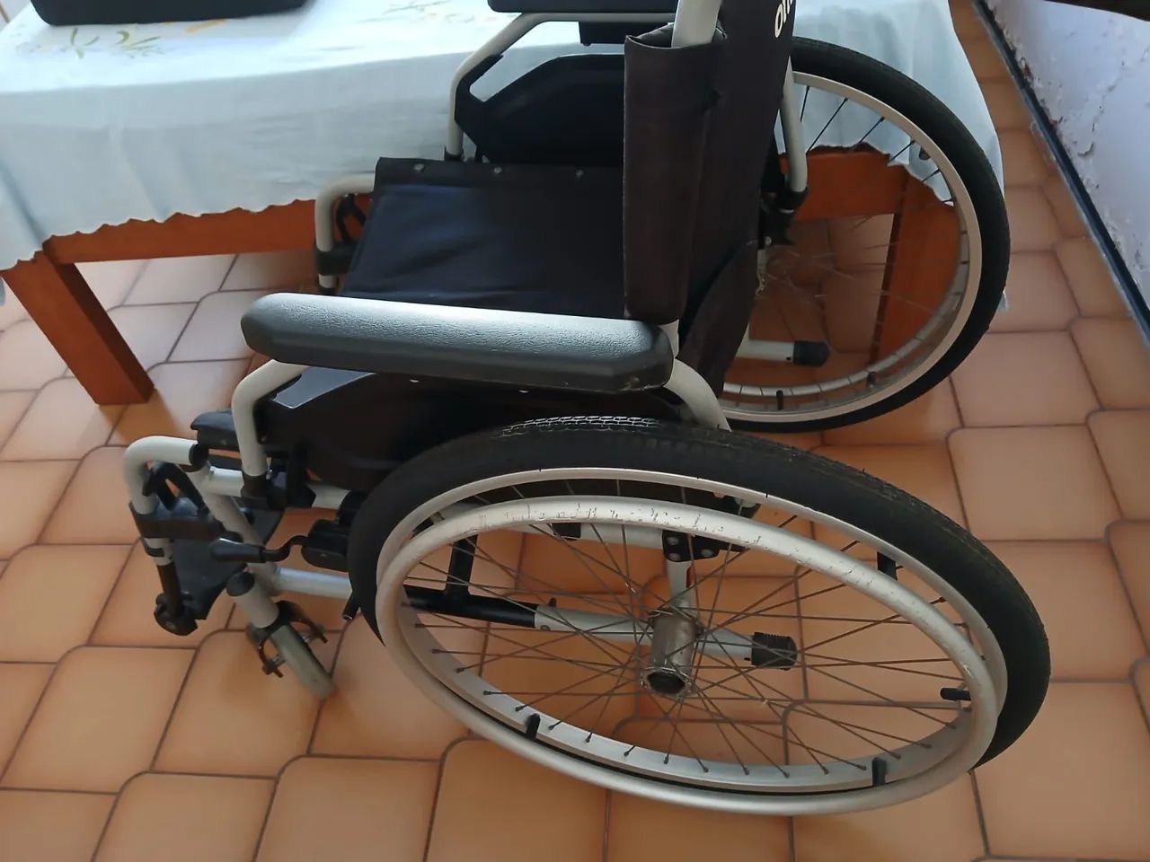 Cadeira de Rodas - Foto 4