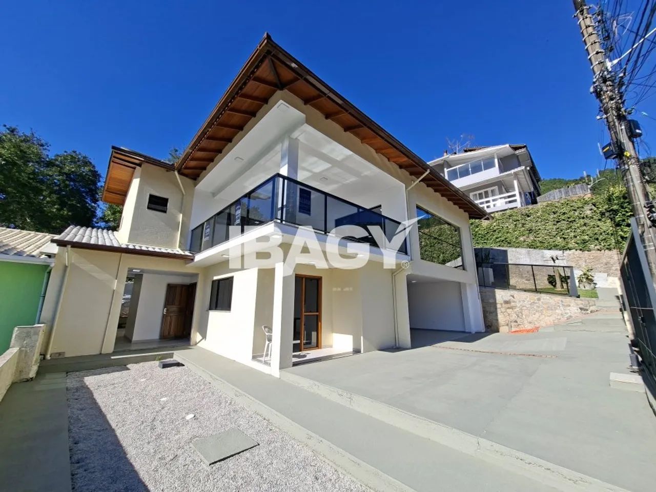 Excelente Casa 5 dormitório(s) em Itacorubi - Florianópolis