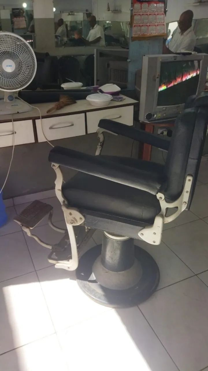Cadeira de barbearia ferrante - Foto 2
