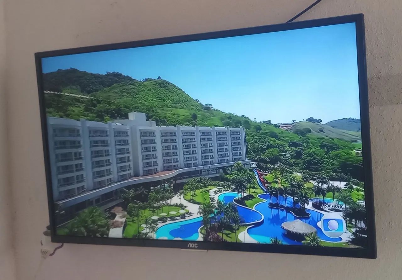 Vendo Smart Tv AOC 32° , usada , funcionando 