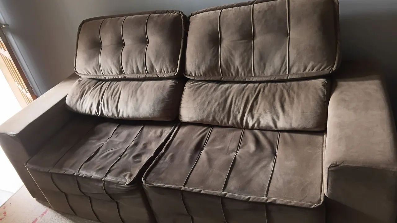 Vendo sofá retrátil  2,50 