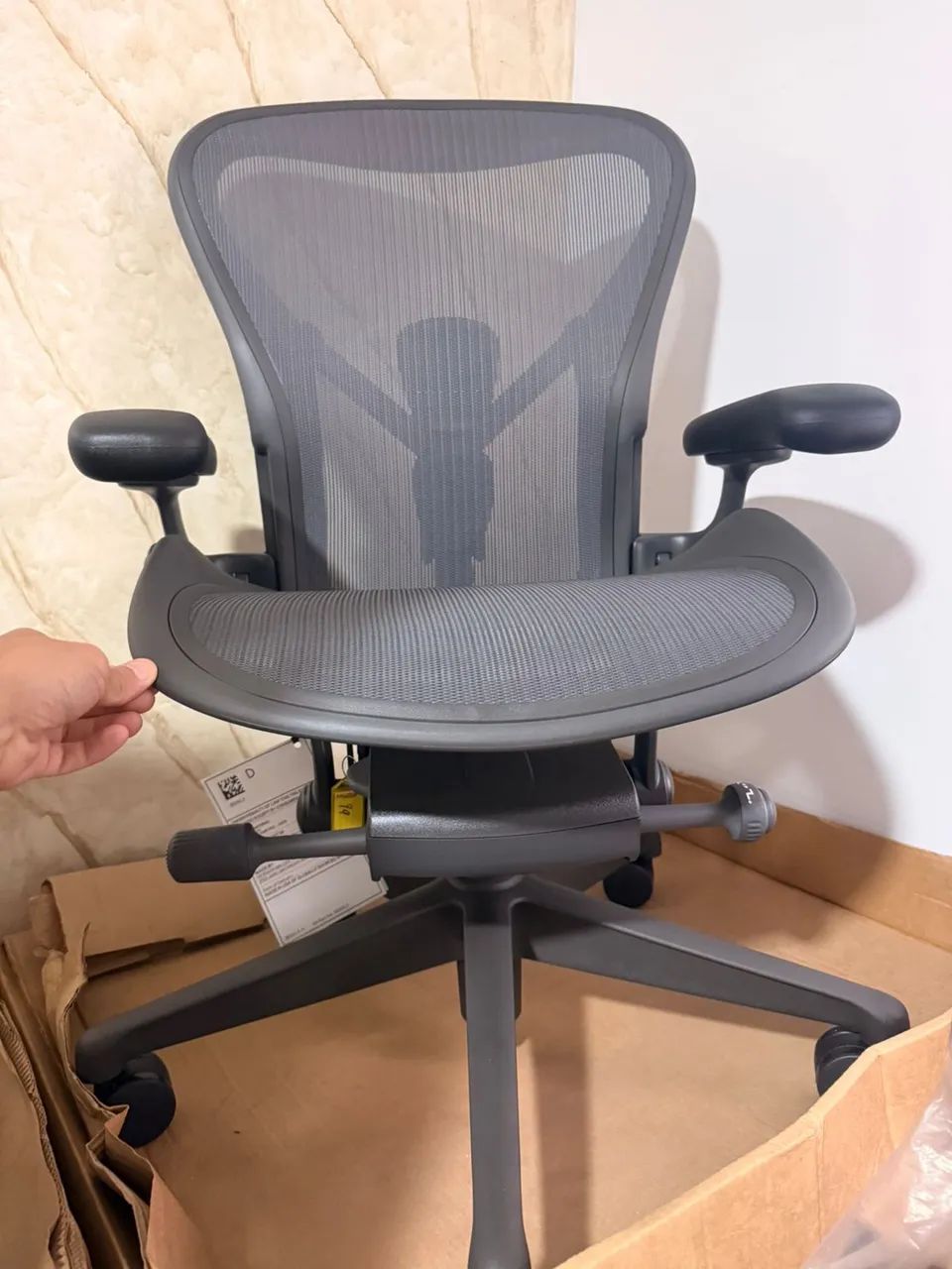 cadeira herman miller new aeron B completa  - Foto 2