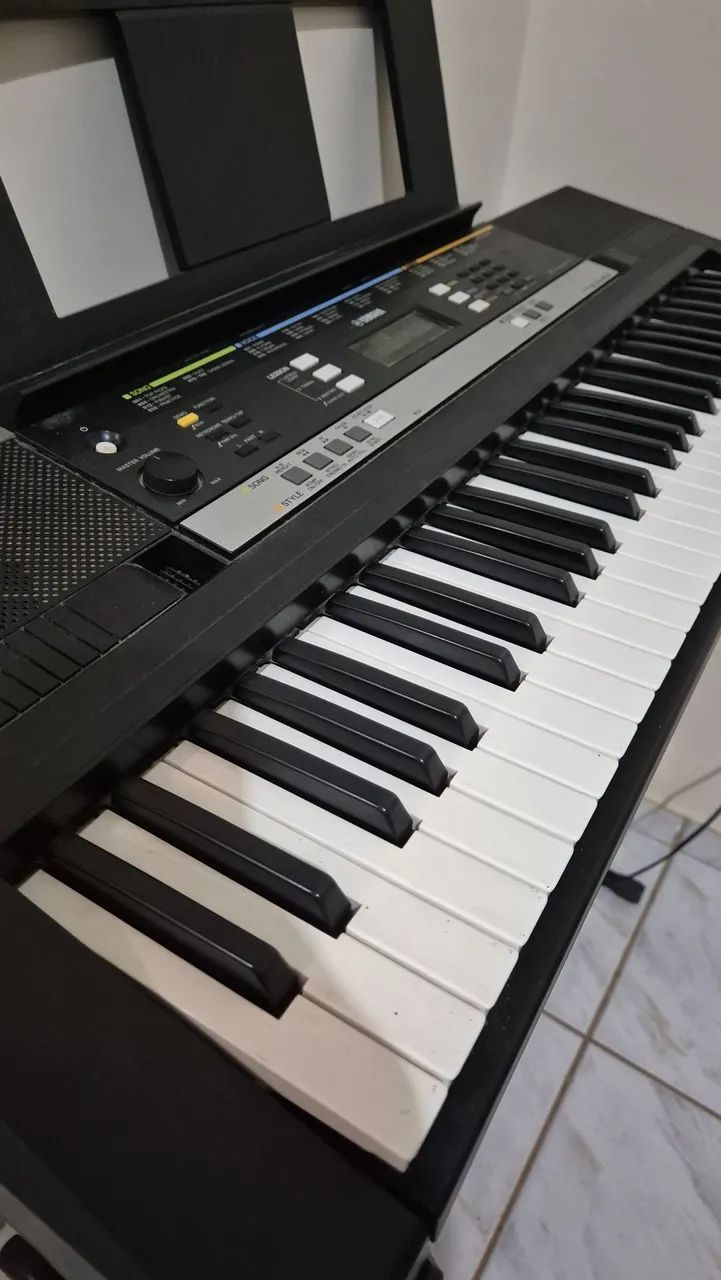 Teclado Yamaha PSR-E243  - Foto 3