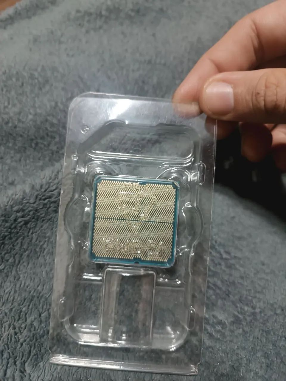 AMD Ryzen 7 8700G - Foto 2