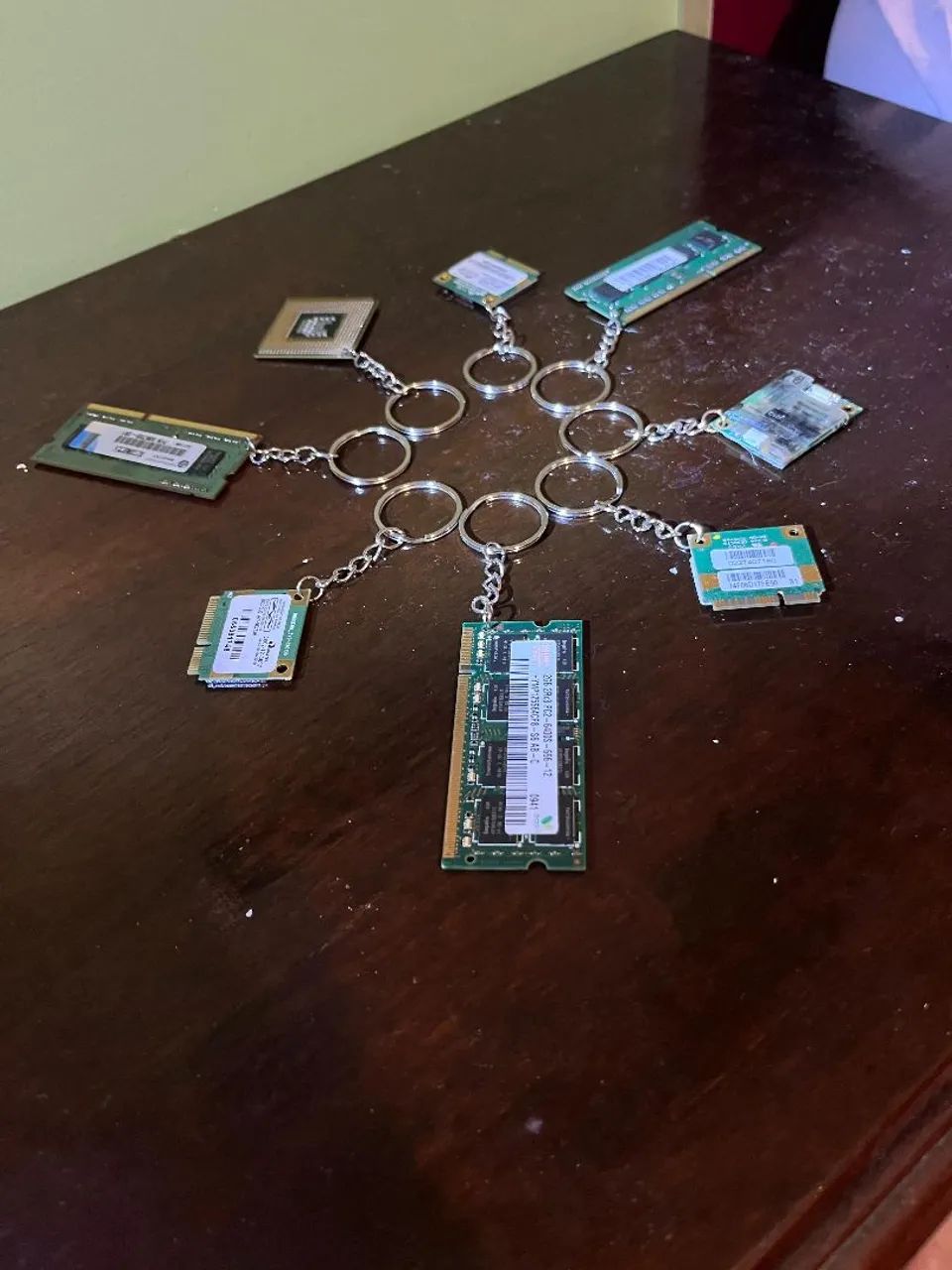 Par de chaveiros RAM processador wifi - Foto 4