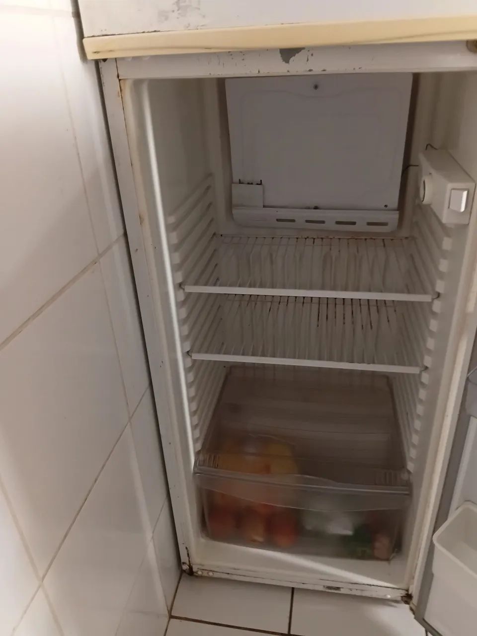 GELADEIRA 