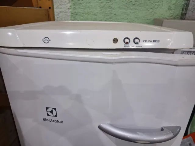 Freezer Vertical Electrolux FE26 capacidade 253L - 220V - Foto 2