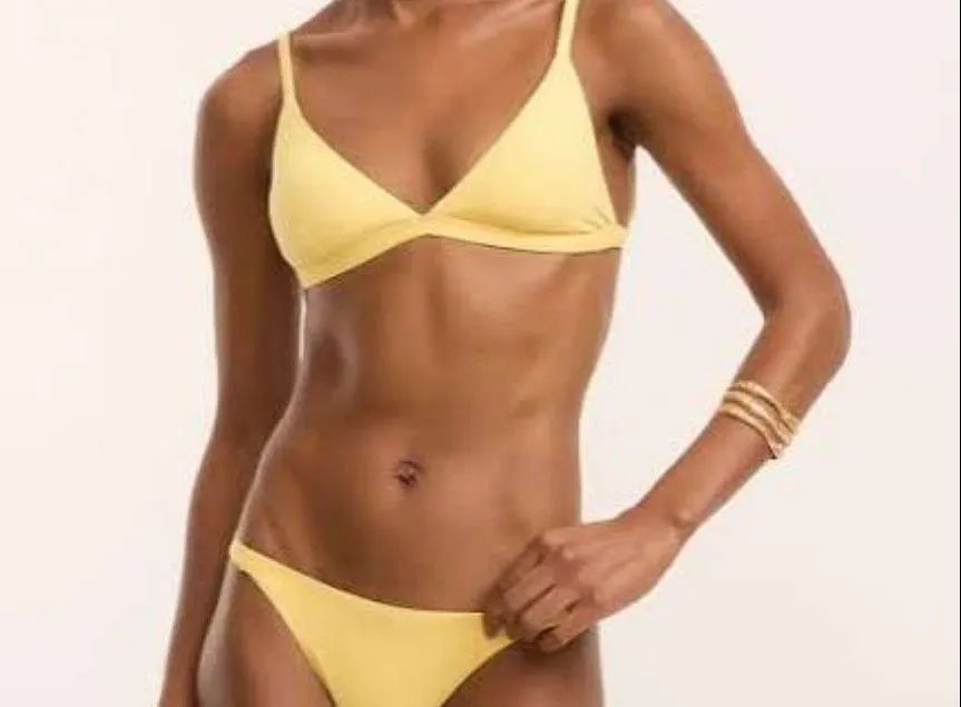 O Sacolão de biquíni com vários modelos e cores ,94 conjuntos cada conjunto 25,00  - Foto 3