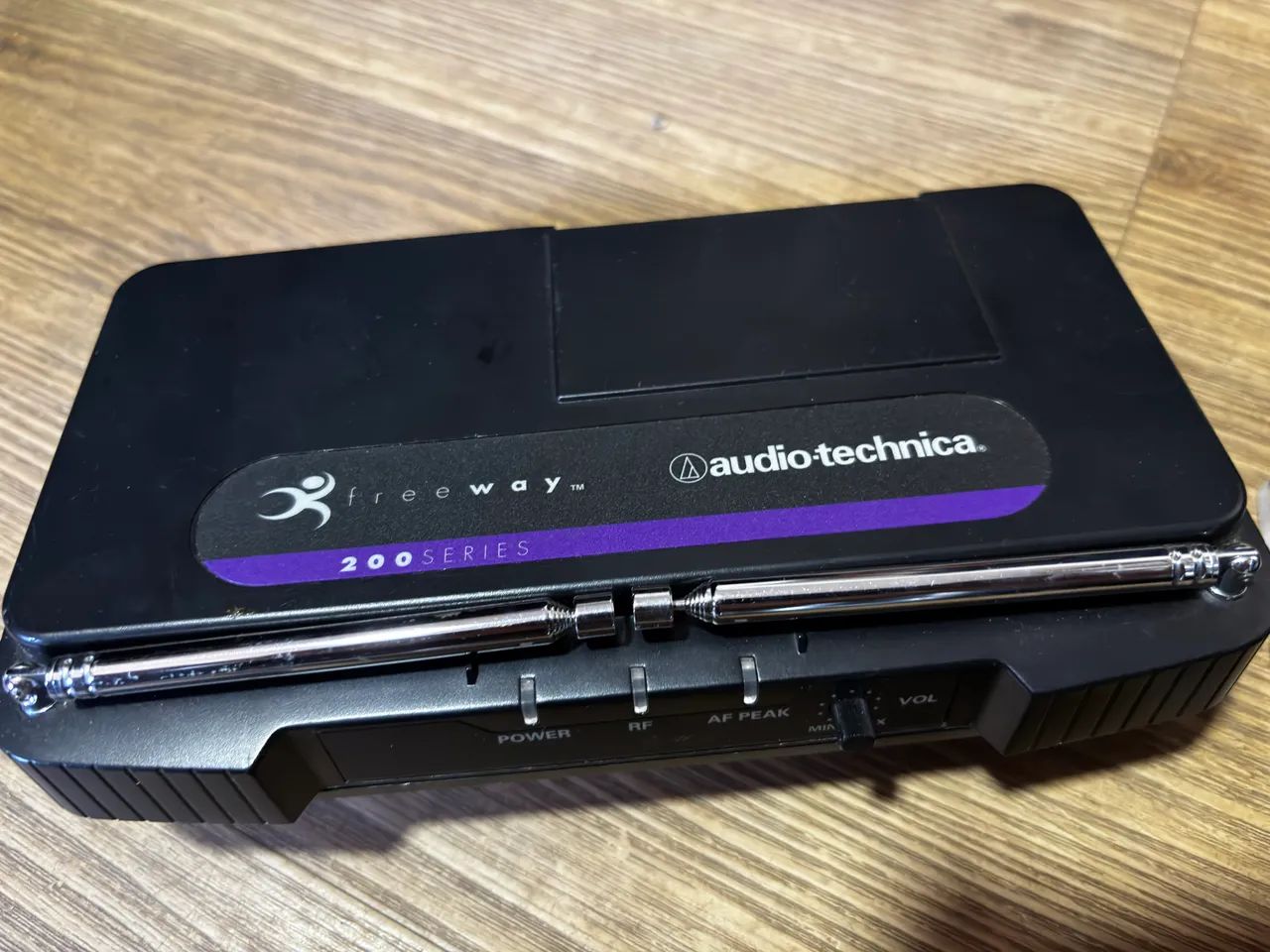 Microfone sem fio Audio Technica ATW T202 - Foto 2
