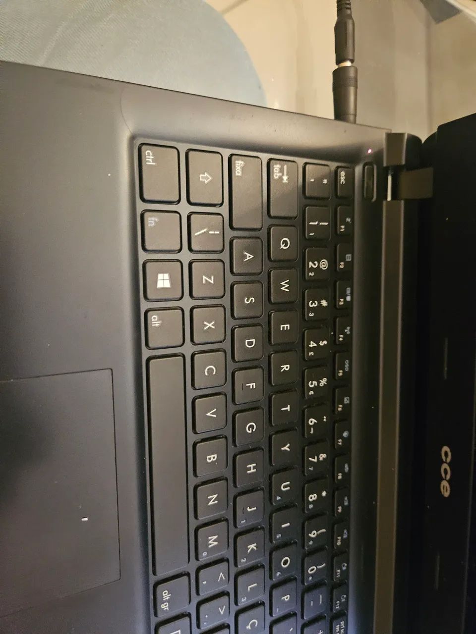 Vendo notbook  cce ultra thin U25 defeito - Foto 4