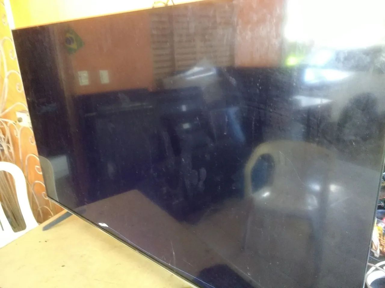 TV TCL 55" display quebrado 220RS - Foto 2
