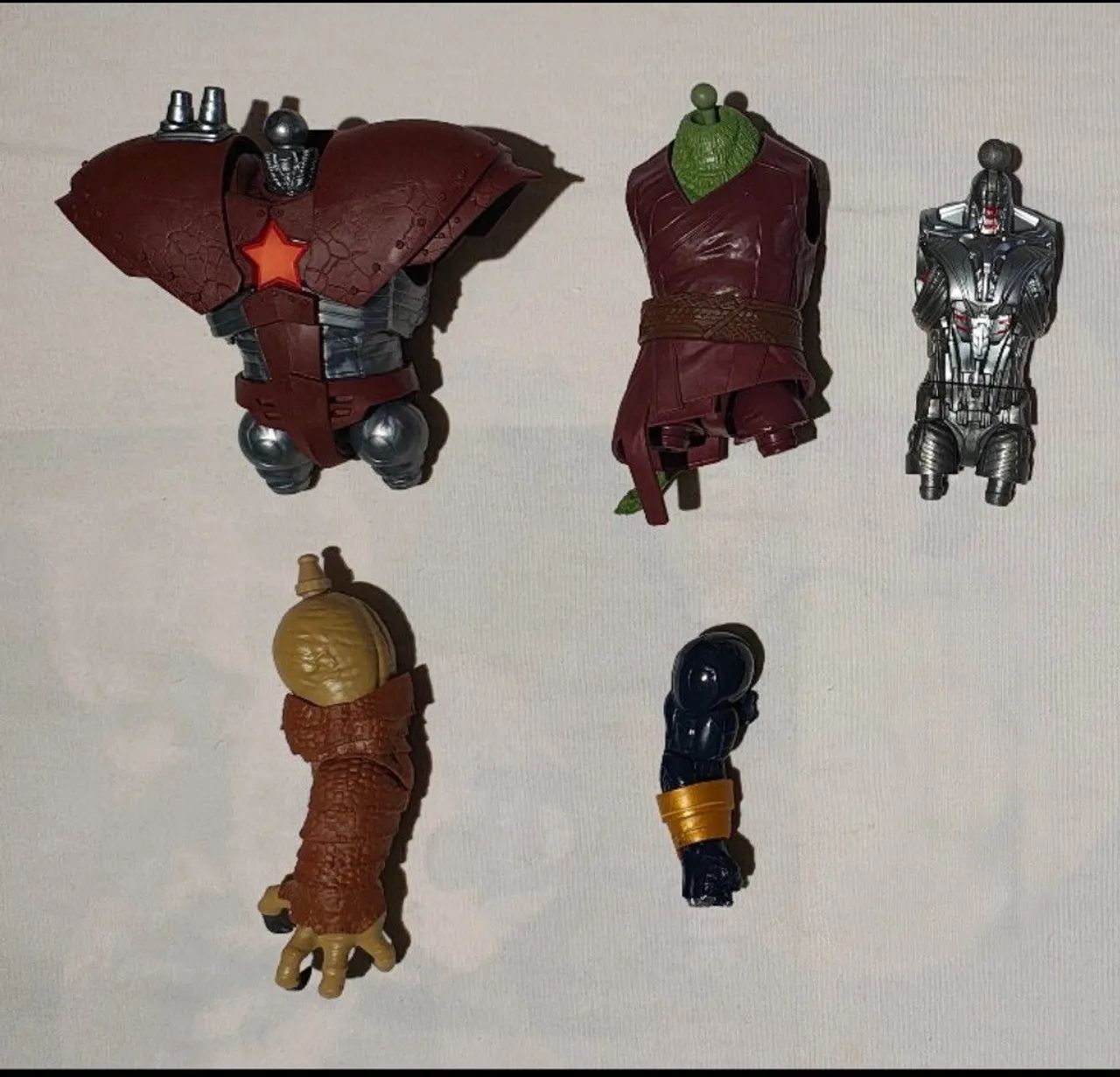 Peças Marvel Legends Build-A-Figure (BAF)