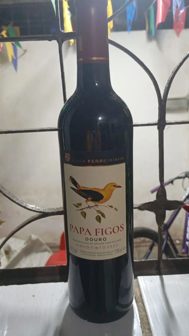 Vendo uma caixa de vinho , Papas Figos Douro 750 M - Foto 2