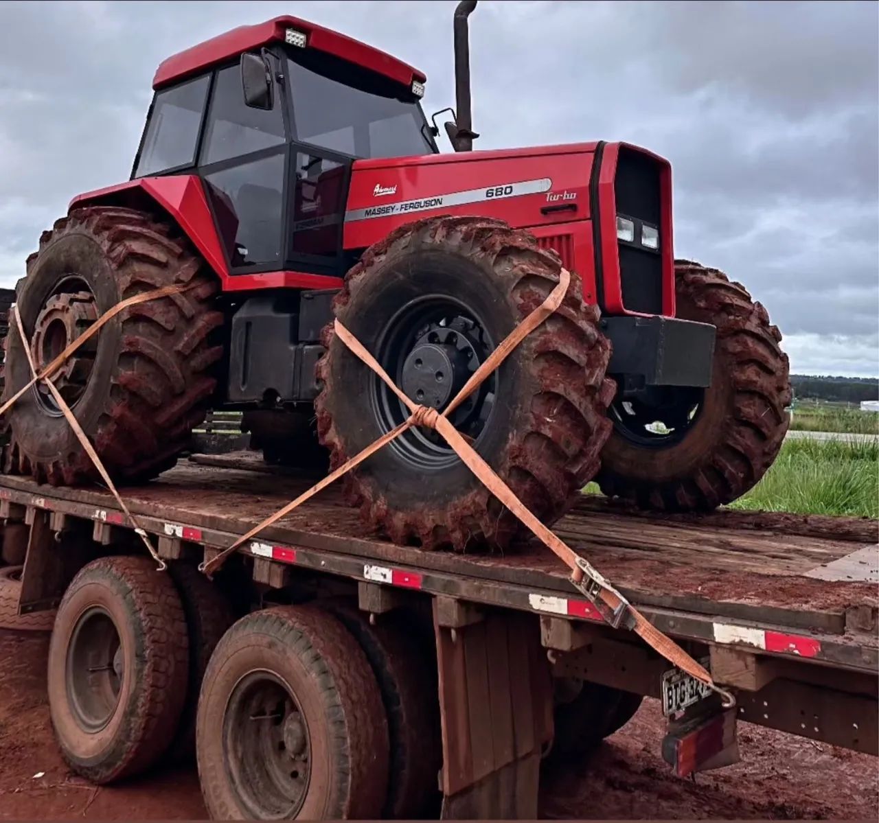 TRATOR MASSEY FERGUSON 680 4X4 TURBO