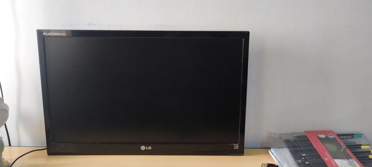 Monitor LG Flaton E2241 - Preto