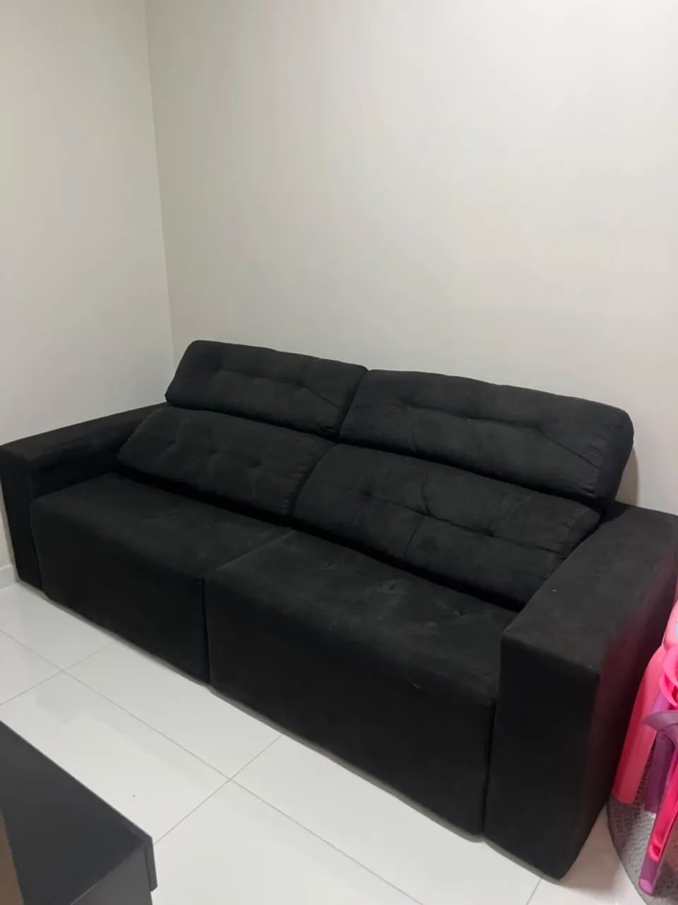 Sofá retrátil 4 lugares preto - Foto 2