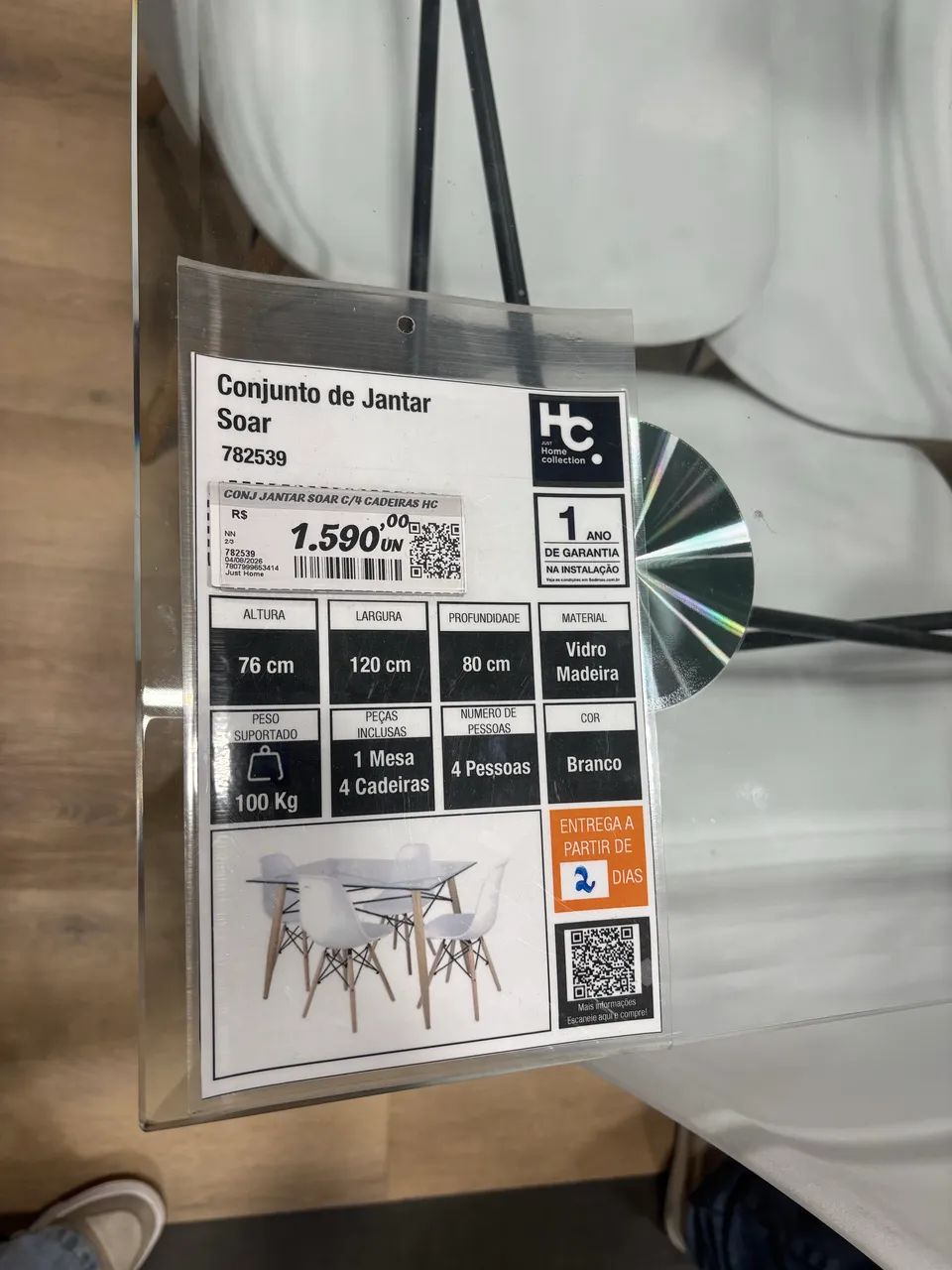 VENDO MESA DE VIDRO C/ 4 CADEIRAS EM ÓTIMO ESTADO - Foto 2