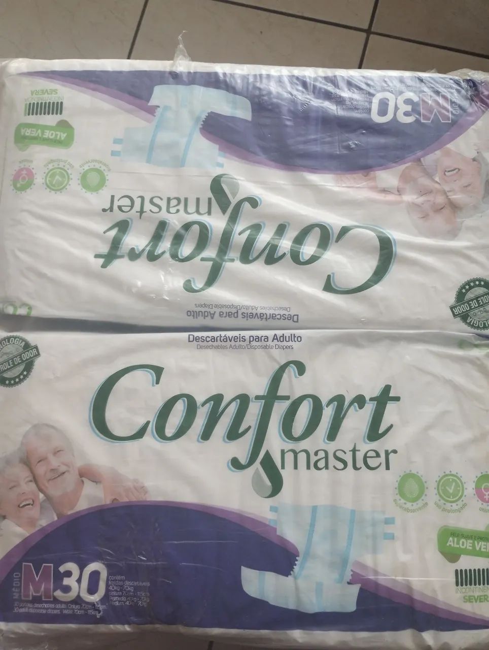 4 Pacotes Fraldas geriátricas Confort master M 