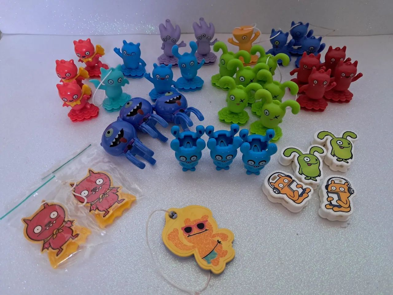 Colecionáveis Kinder Uggly Dolls miniaturas 