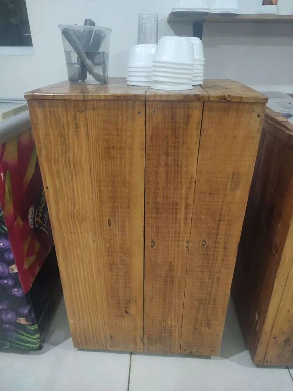 Balcão para sorveteria e acaiteria 3 em 1. Com vasilhas, sem colheres. - Foto 2