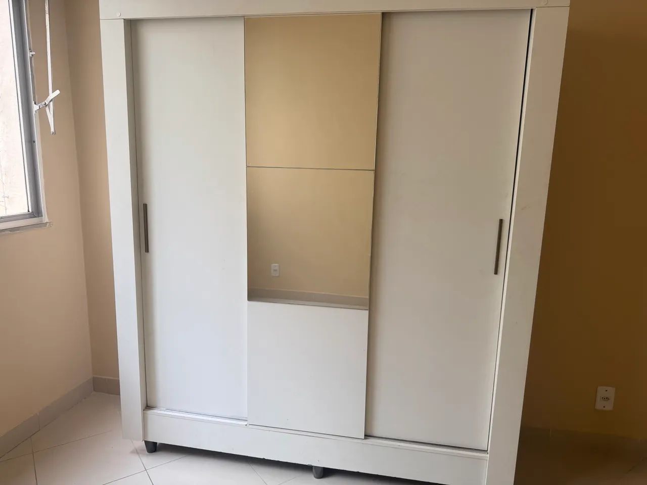 Guarda roupas baratíssimo 