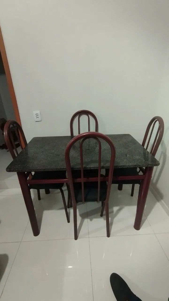 Mesa de mármore e cadeiras - Foto 3