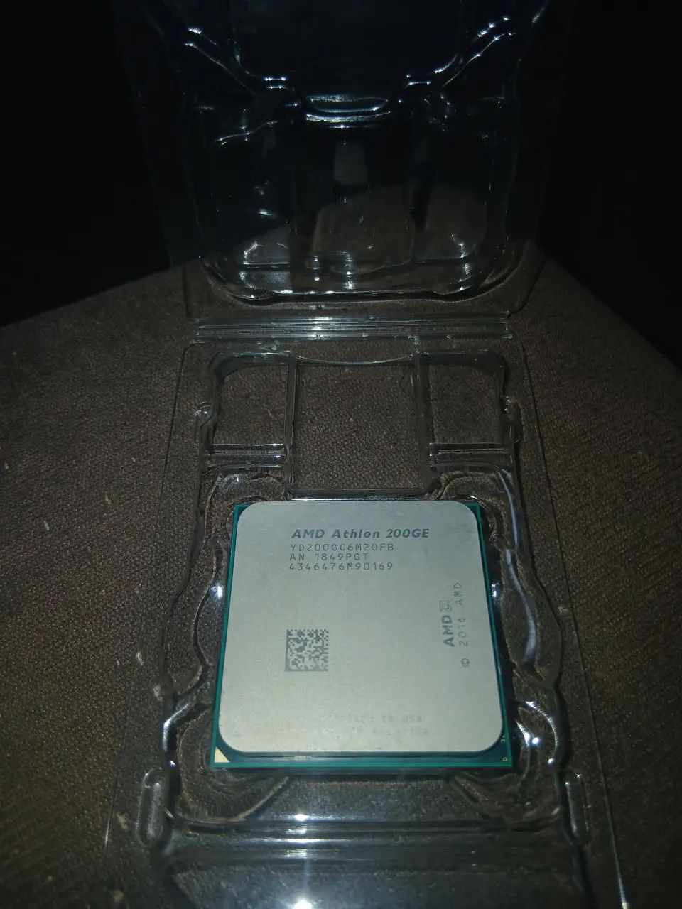 AMD Athlon 200ge