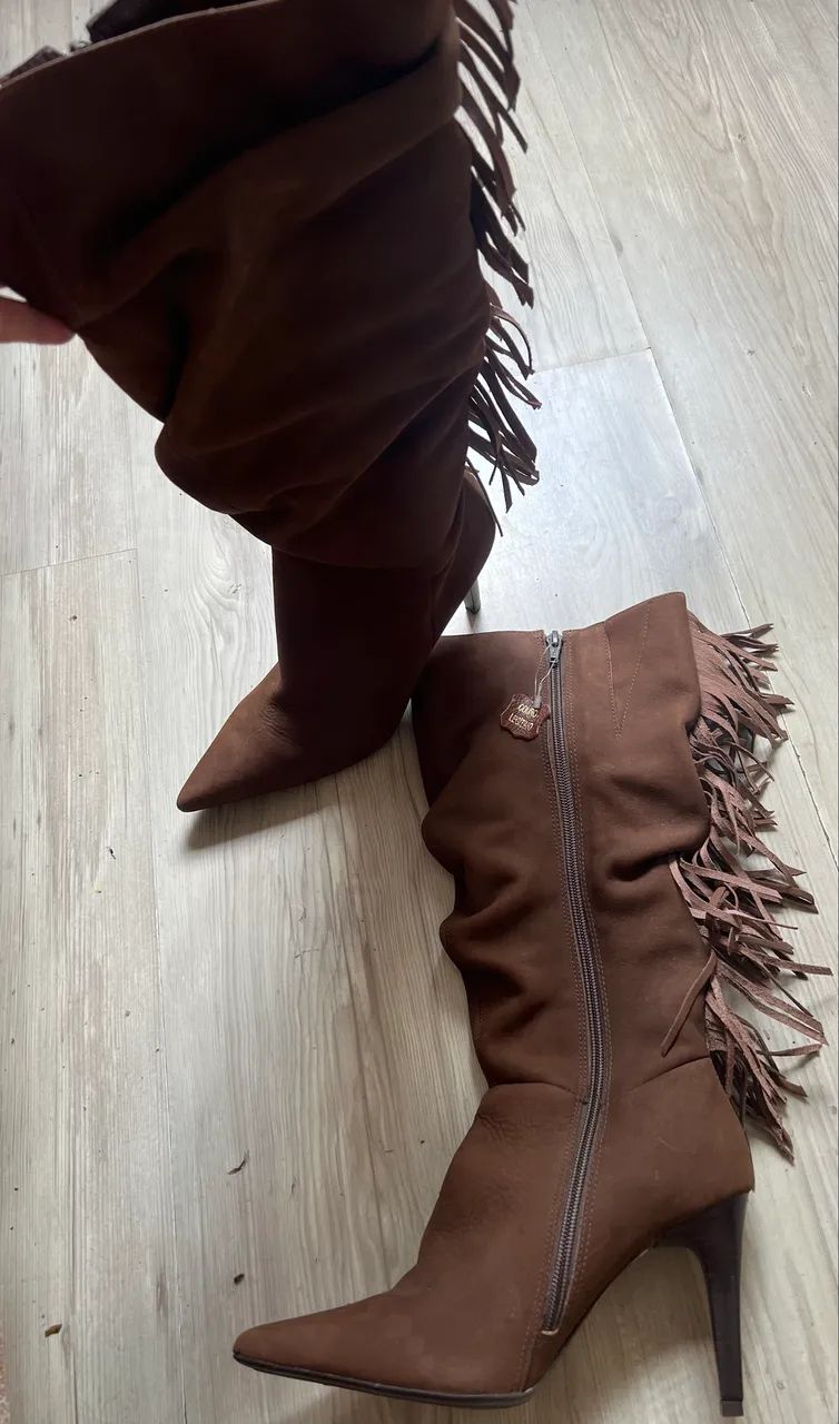 Bota de couro Zeket nº 35 - nova - Foto 2