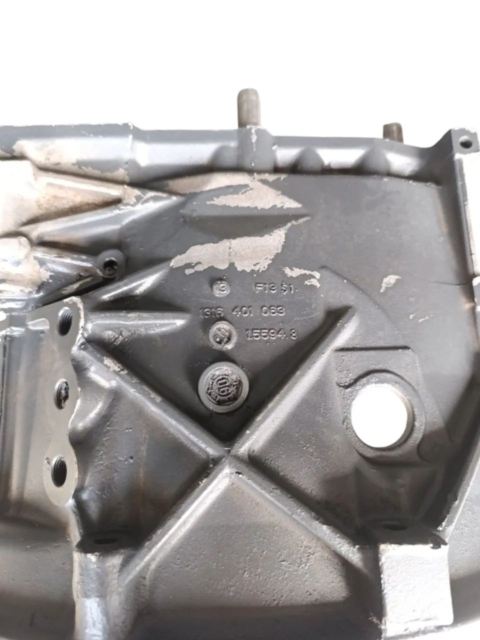 Carcaça dianteira caixa câmbio ZF 16S 1316401063 - Peças para