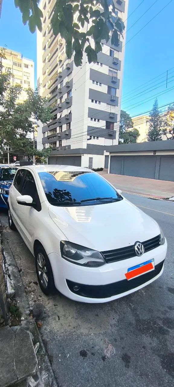 Volkswagen Fox 1.0 MI Total Flex 8V 5P 2014 - Foto 2