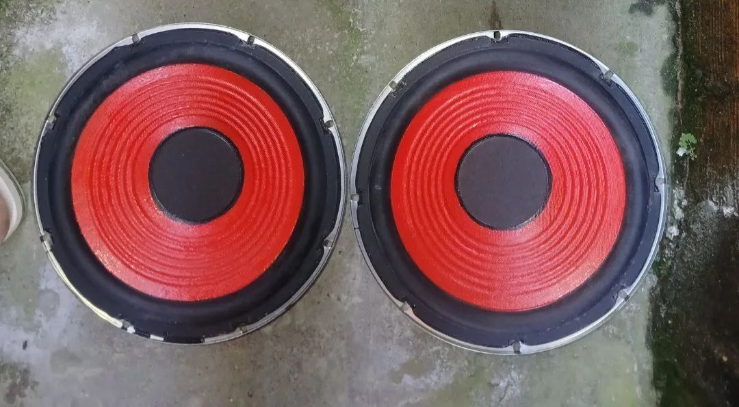 Dois alto falantes SUB  sony 10 polegadas 6 ohmes 200 w rms