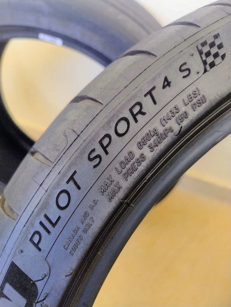 Michelin PilotSport4S 245-35-19 - Foto 3