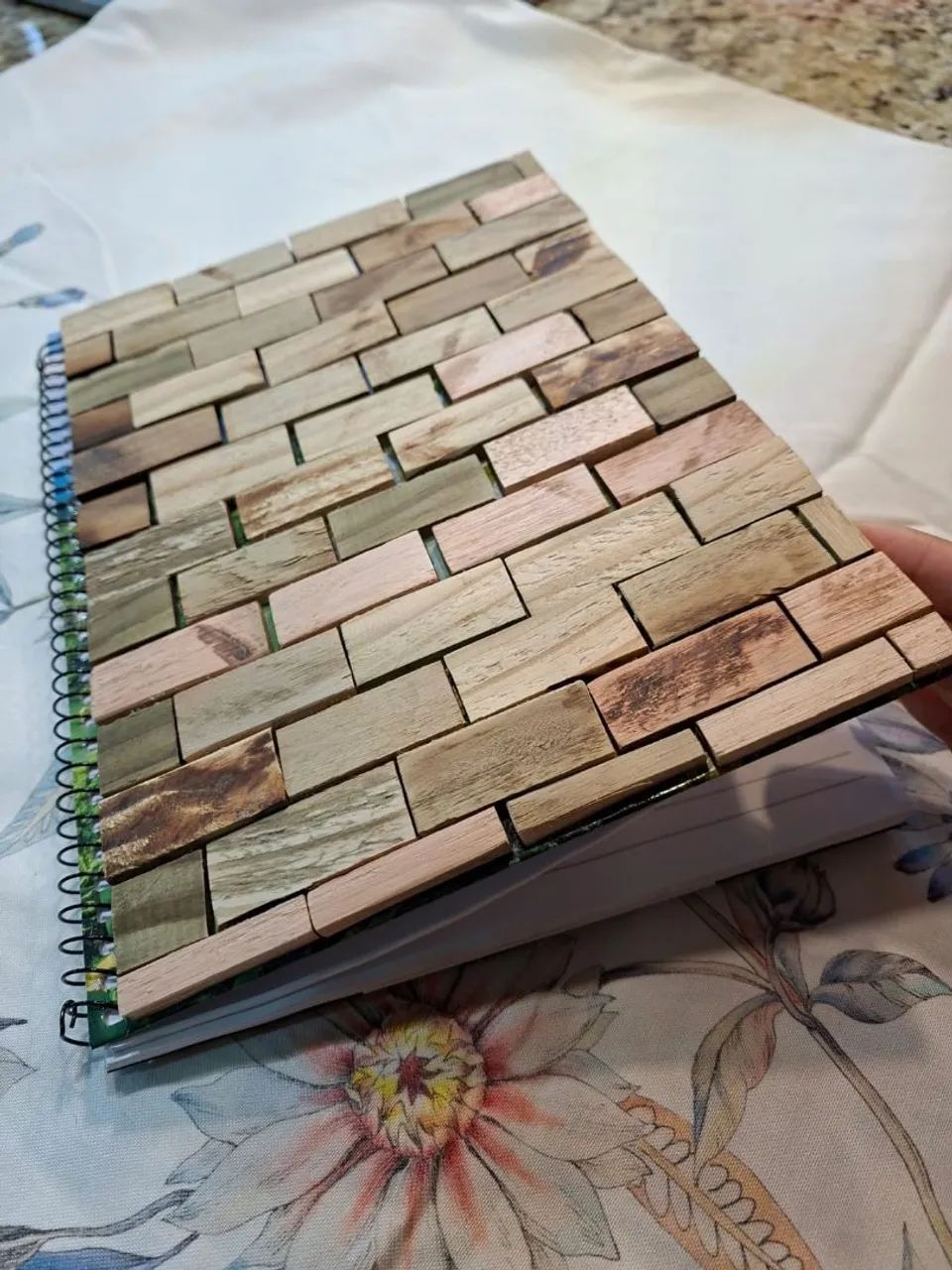Caderno com capa em madeira - Arte rústica - Foto 2