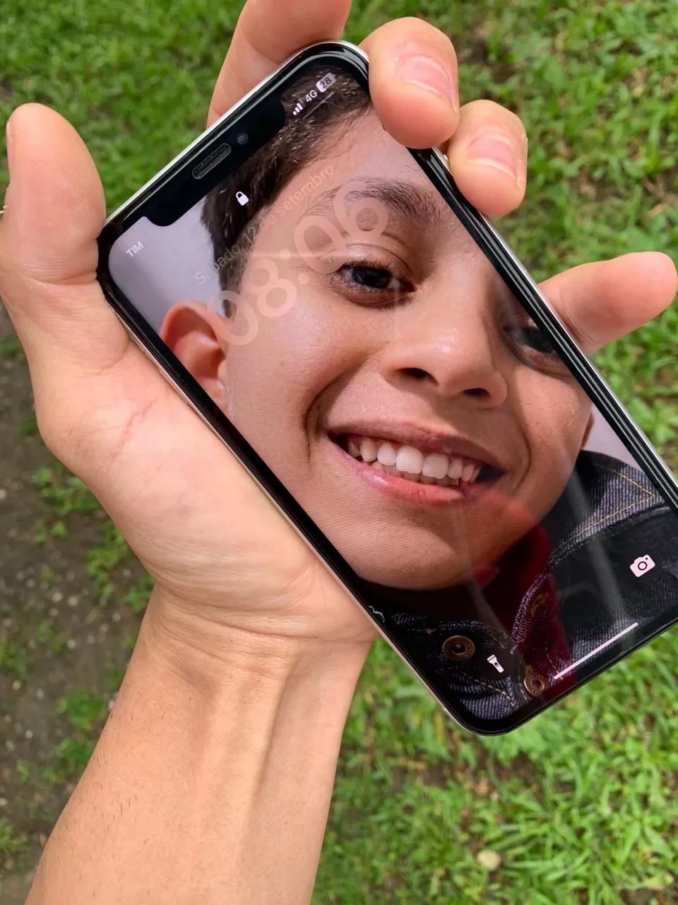 VENDO IPhone XR impecável 