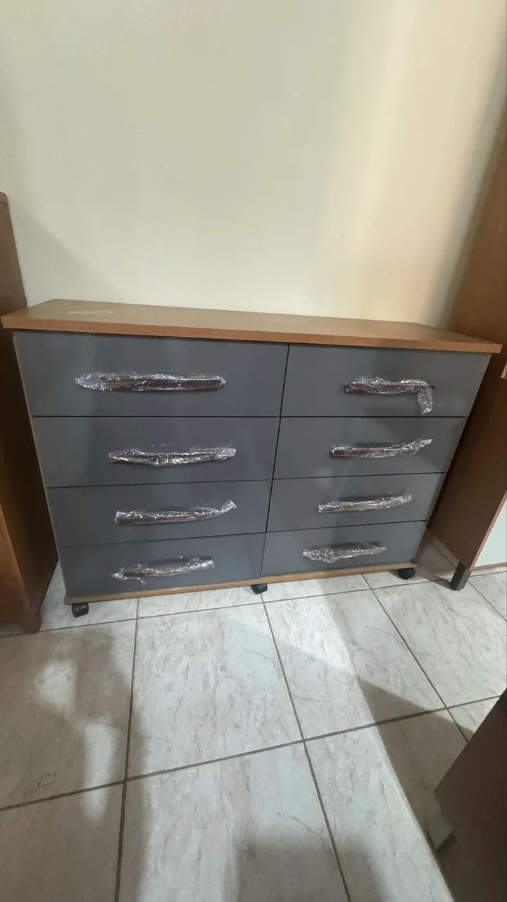 CÔMODA JADE 8 GAVETAS 