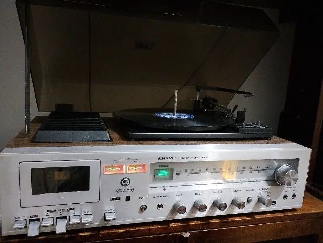 Som Sharp SG 220 Funcionando 